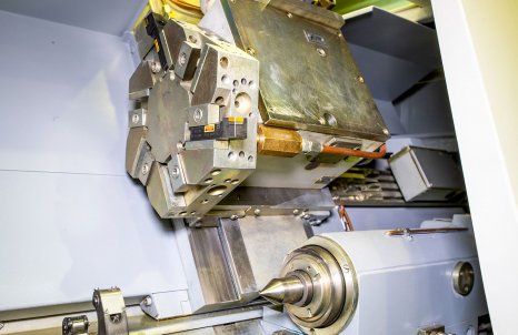 Токарный станок с ЧПУ с наклонной станиной ТП500Ф3